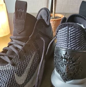 Nike LeBron Witness 4 Basketball Shoes